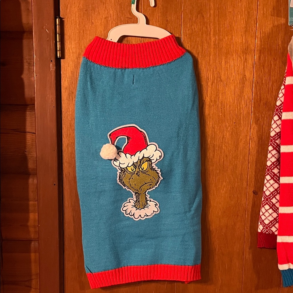 New Dog Sweater Grinch size Large Frosty